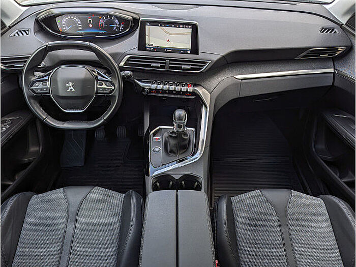 Peugeot 3008 Allure 1.2 PureTech 130 // LED / NAVI //