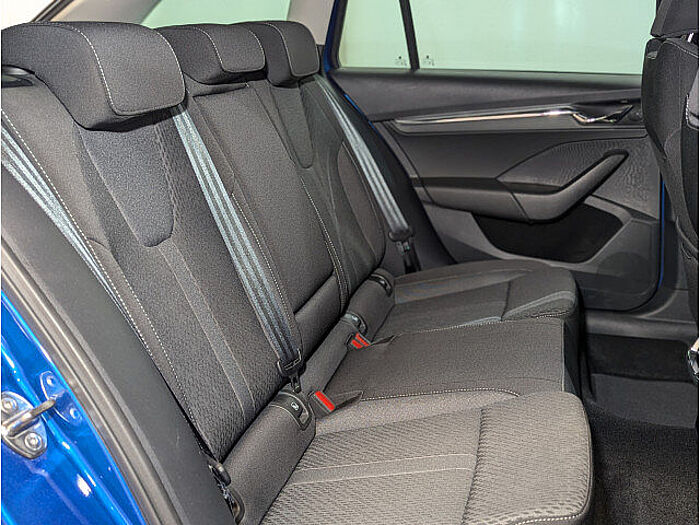 SKODA Octavia Combi 1.5 TSI ACT First Edition Navi, LED, AHZV