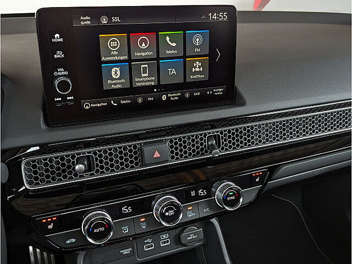 Honda Civic e: HEV Advance